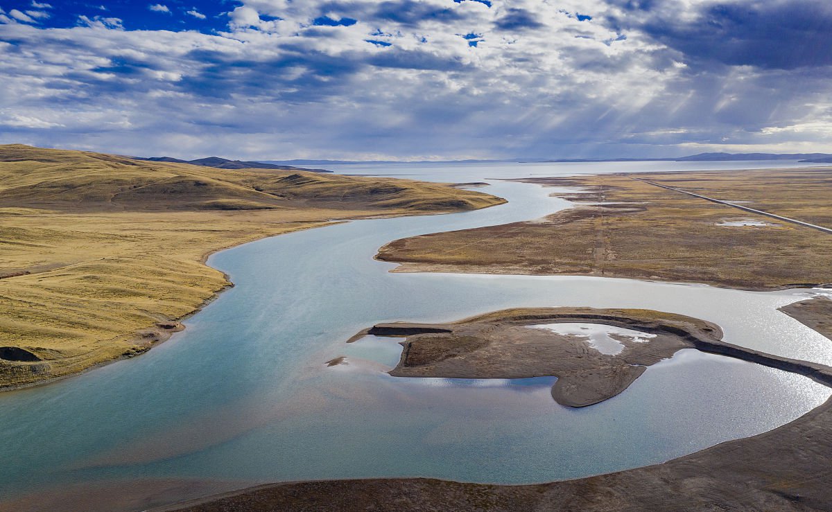Yellow River source Bayan Har Mountains Ngoring Lake Gyaring Lake
